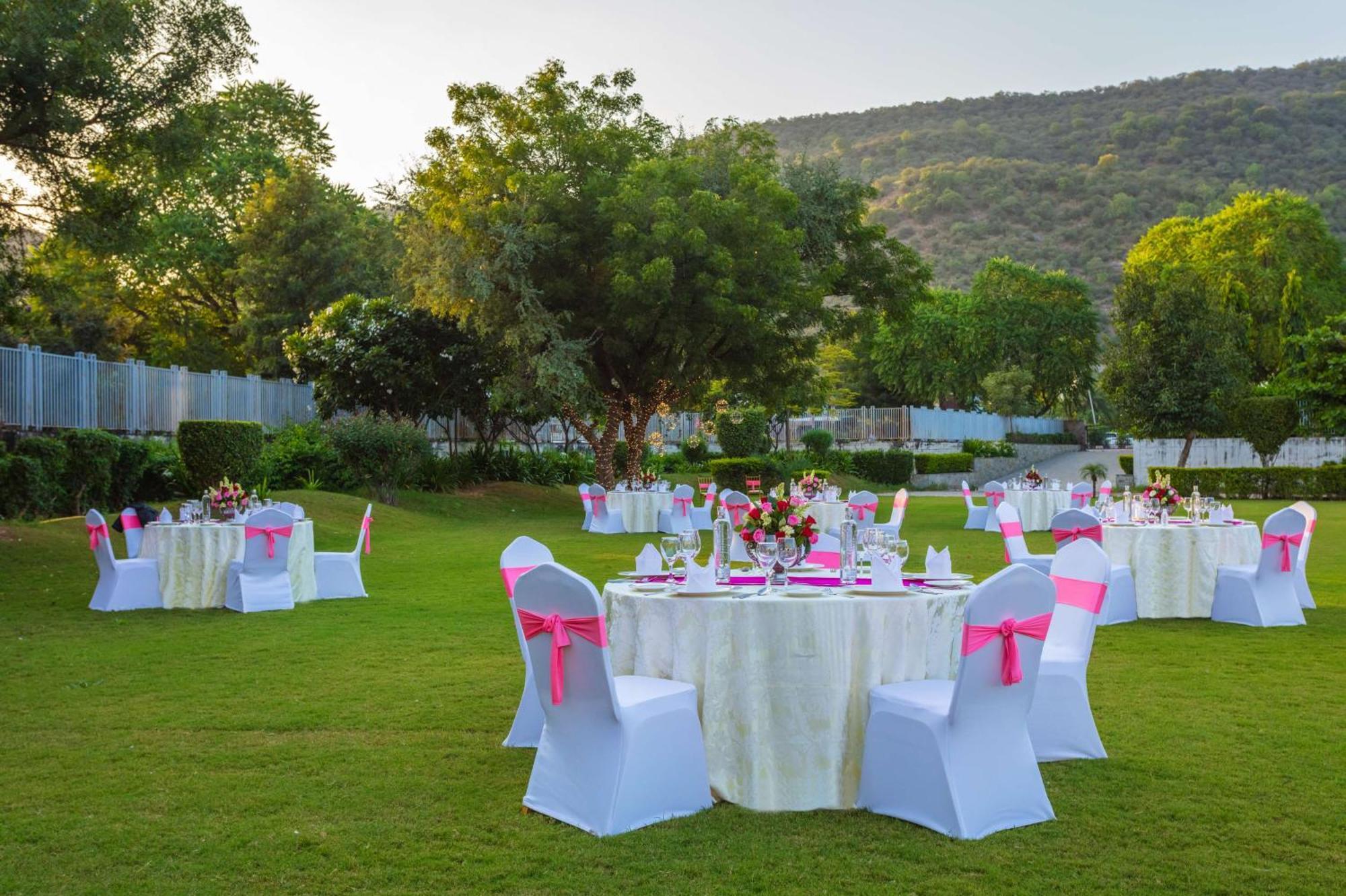 Doubletree By Hilton Jaipur Amer Exterior photo